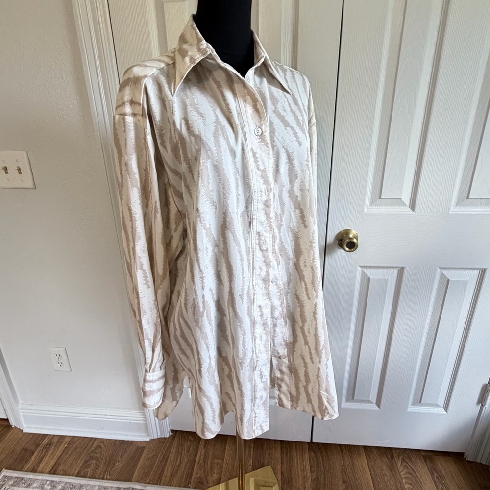 Glam Satin Zebra Print Button Down Blouse Neutral Silky Long Sleeve Shirt Medium